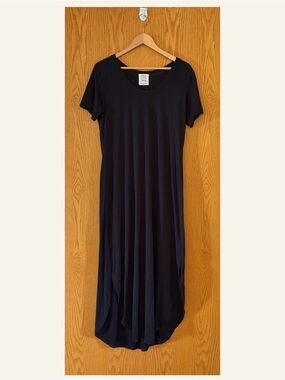Blondie Black Short-Sleeve Flowy Maxi Dress